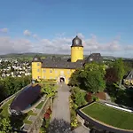 Schloss مونتابور