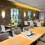 Schloss מלון 4*