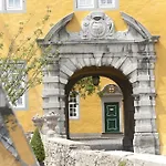 Schloss 4* מונטבאור