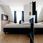 Schloss 4*