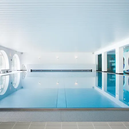 Schloss Hotel 4*