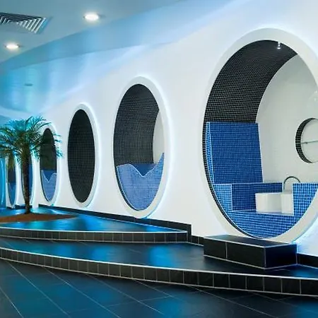 Schloss Hotel 4*
